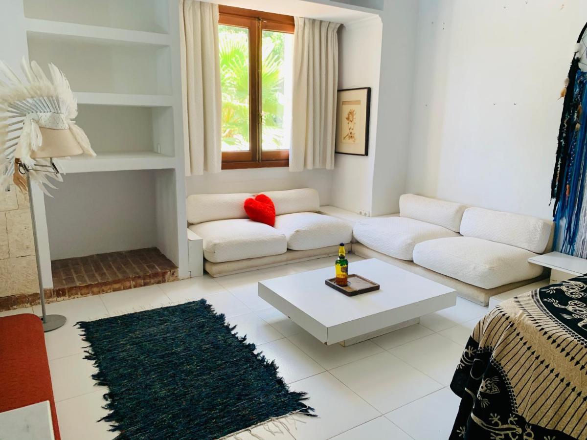 Ibiza Paradise Bed & Breakfast Santa Eularia des Riu Bagian luar foto