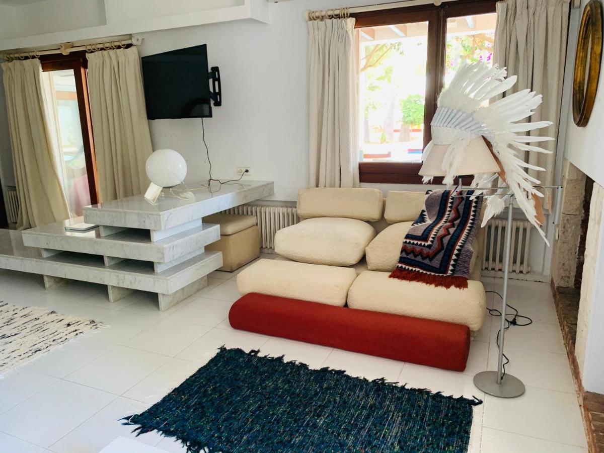 Ibiza Paradise Bed & Breakfast Santa Eularia des Riu Bagian luar foto